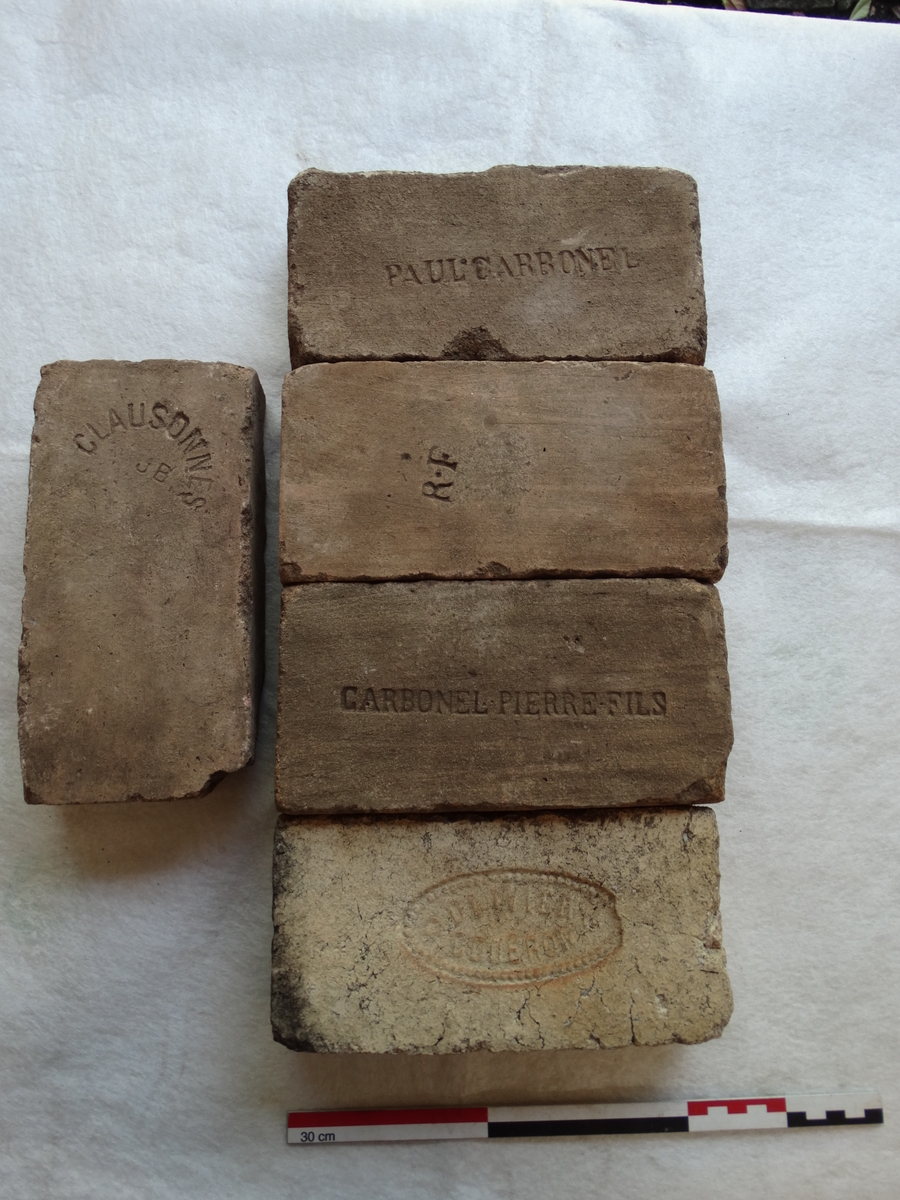 Briques réfractaires (Sainte-Rose, Domaine de la Roseraye, 2016)