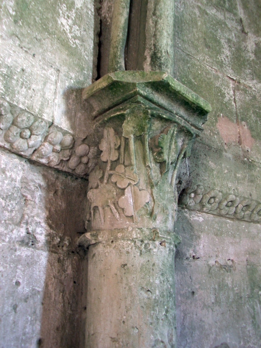 Logis du châtelain. Chapiteau.