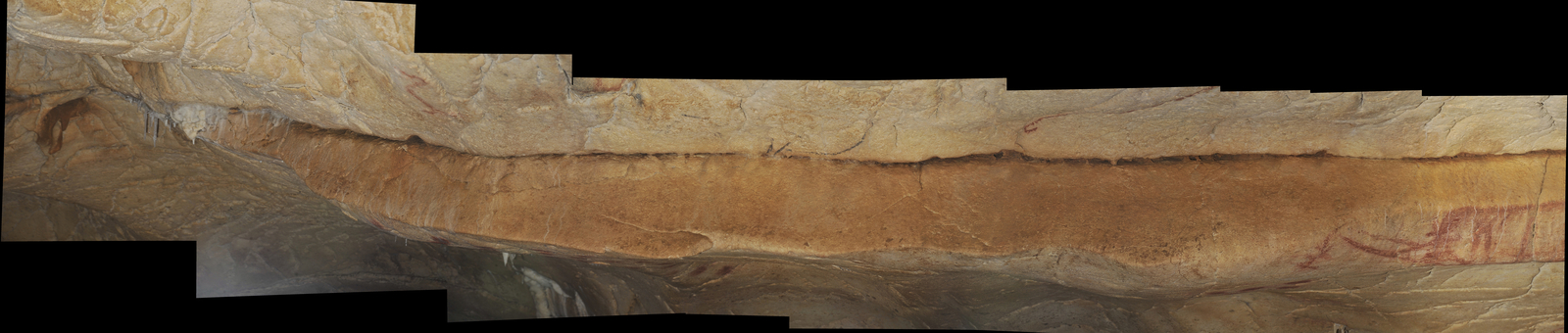 Corniche portant des gravures fines