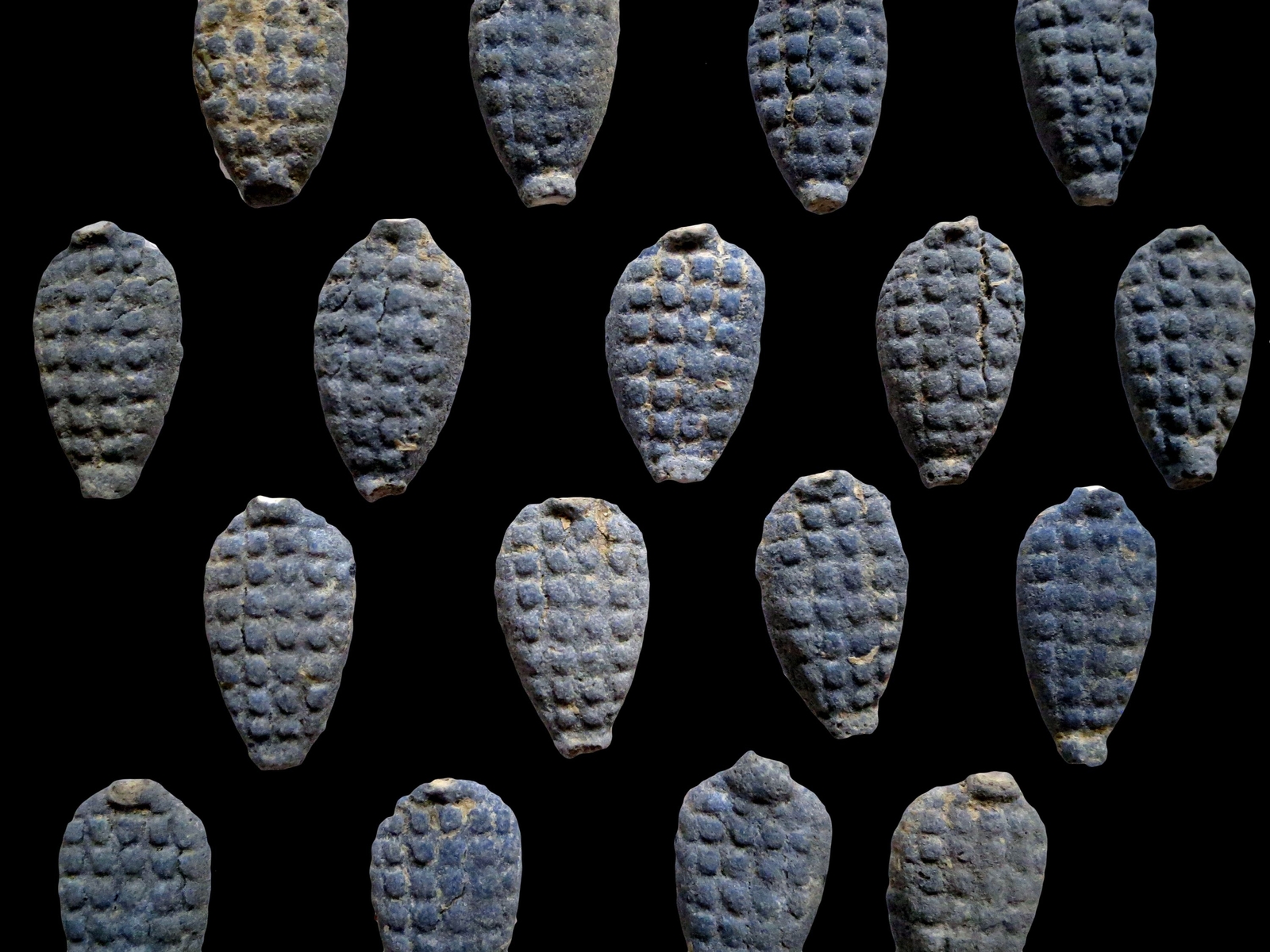 Perles égyptiennes en forme de grappe de raisin