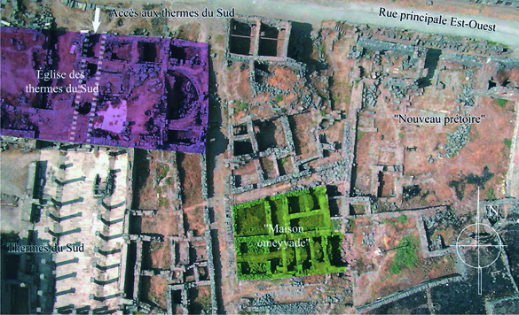 Secteur à l’est des thermes du Sud, localisation des monuments. En Violet : l'église des thermes du Sud. En vert : la maison omeyyade. Bosra.