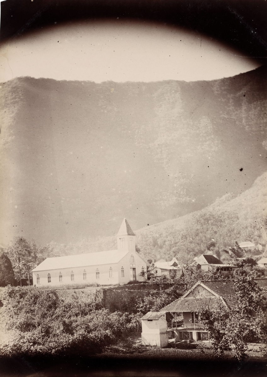 Hell-Bourg, Hôpital militaire, albums photographiques des familles Morange et De Tourris, 1890-1900