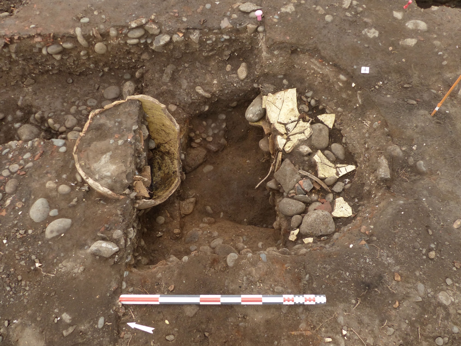 Storage vase (Saint-Denis, Place du Général de Gaulle, 2019)