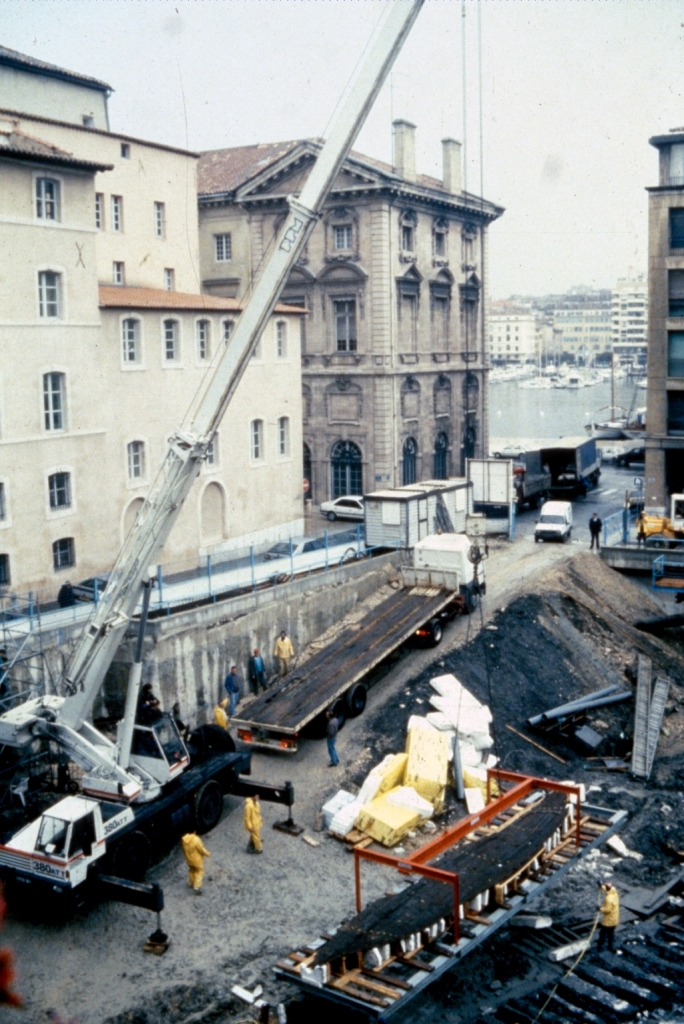 Photographie du chantier de fouilles non loin du Vieux-port de Marseille