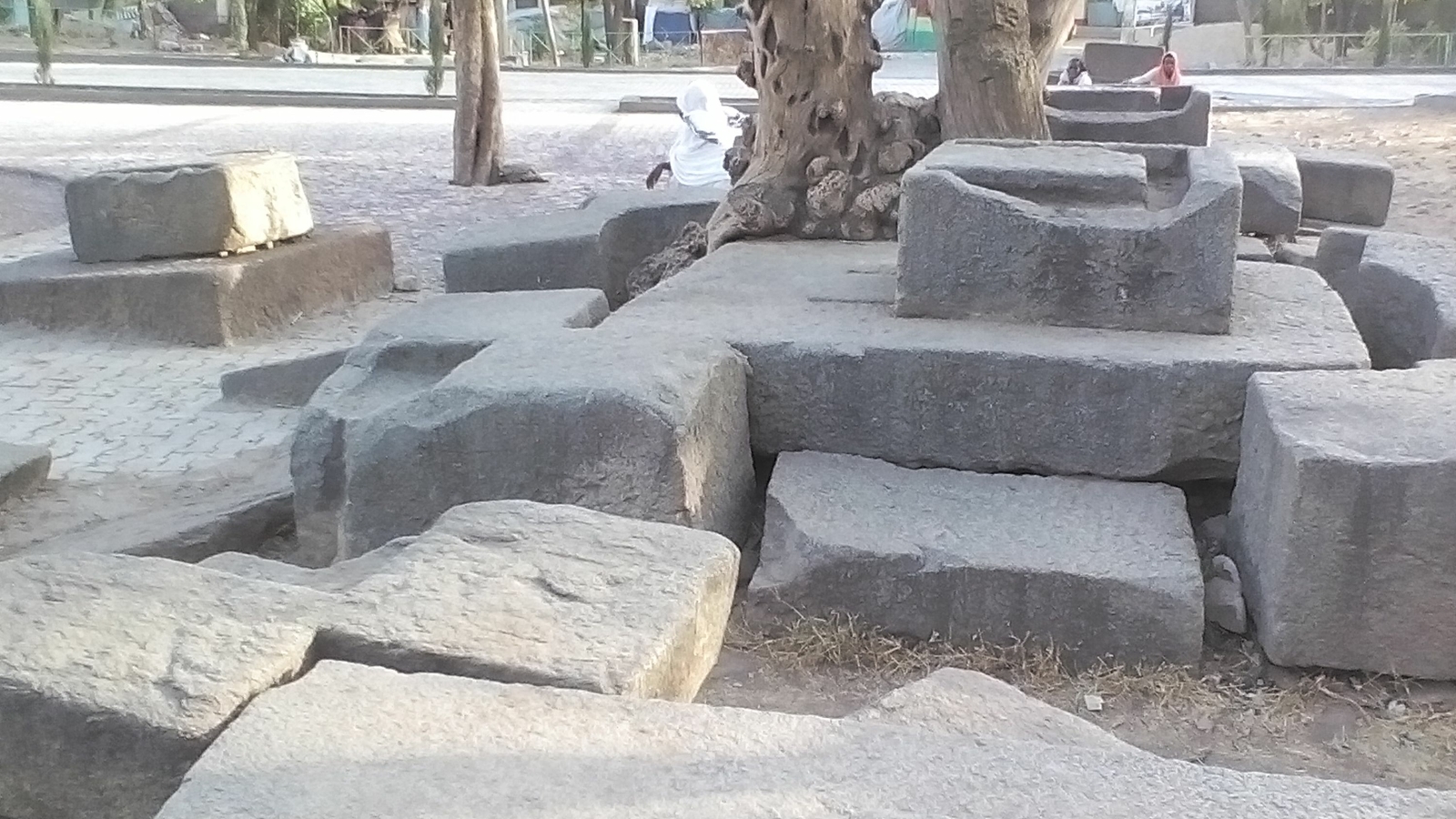 Trône ou chaises votive n° 1