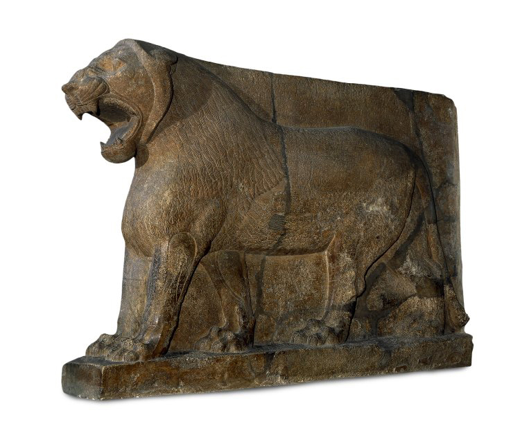 Statue colossale d'un lion
