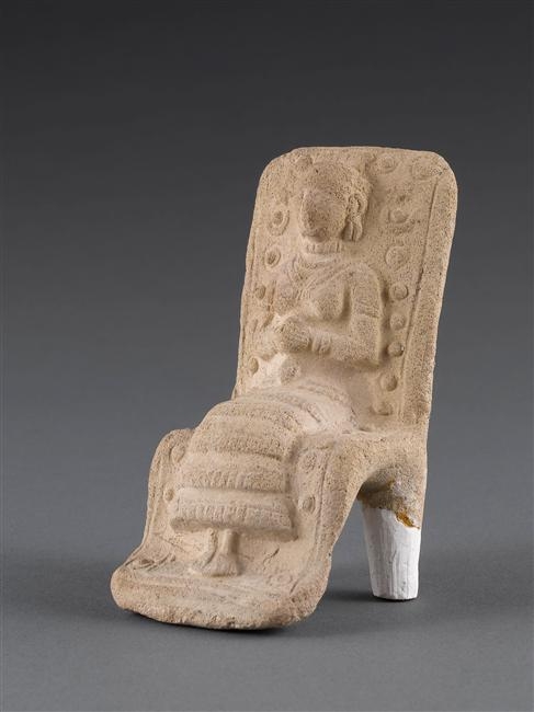 Figurine d'une femme appartenant à la notabilité