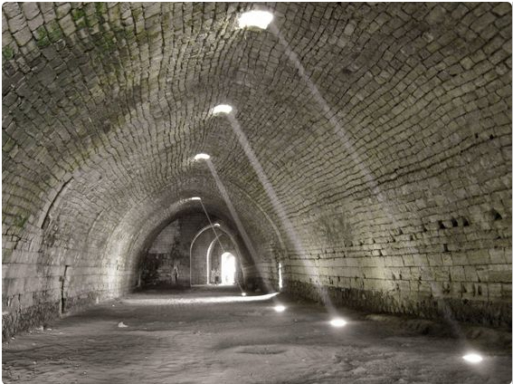 Photographie intérieure des écuries du Crac des Chevaliers (Krak)