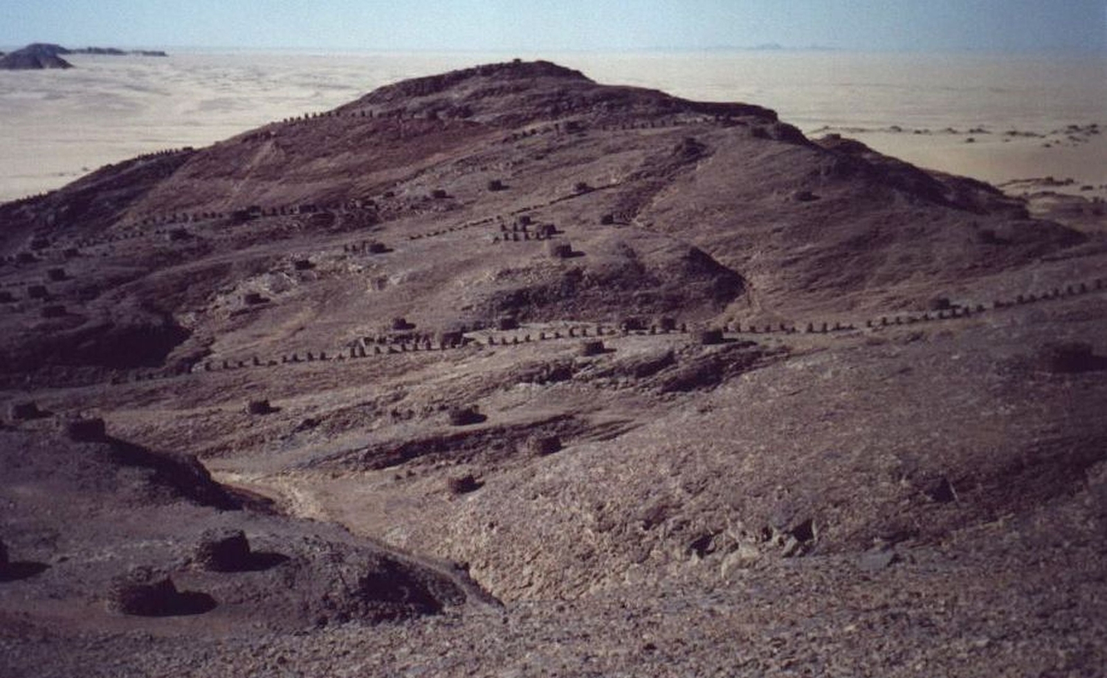 Nécropole de tombes tours de Jabal Ruwayk