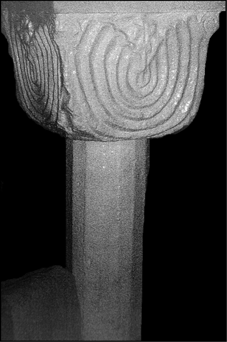 Chapiteau de la cathédrale de Sanaa (VIe siècle) remployé dans la Grande Mosquée de Sanaa