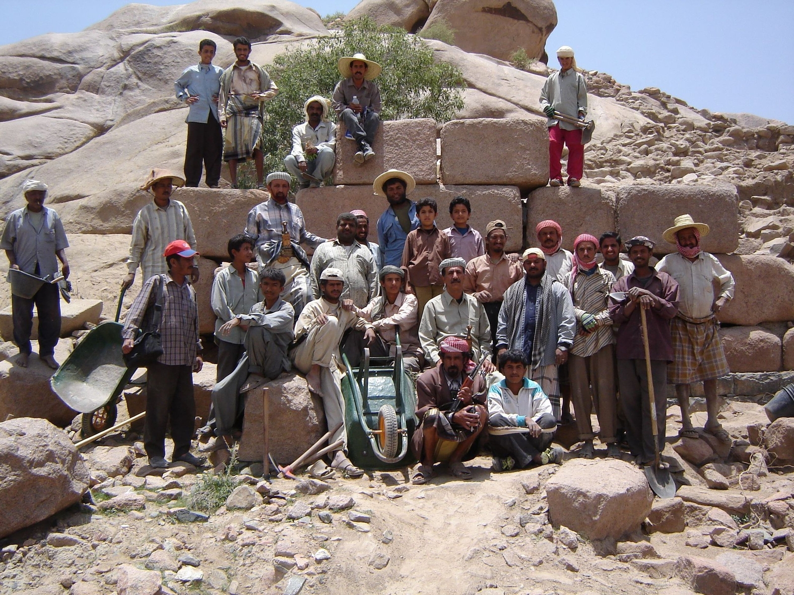 Équipe de fouille franco-yéménite de la Mission Qatabân, Hâsî, 2005