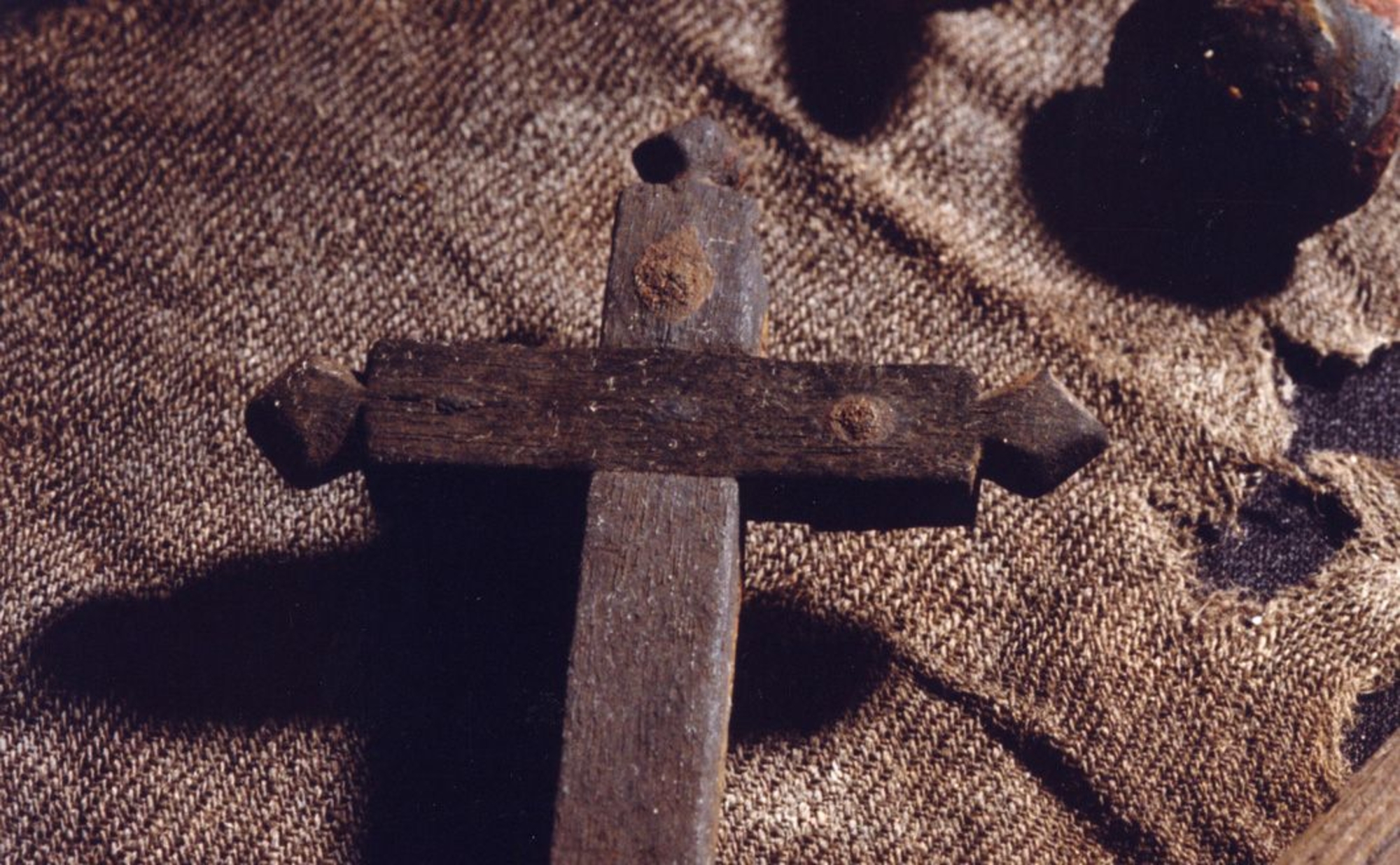 Photographie d'un crucifix en bois