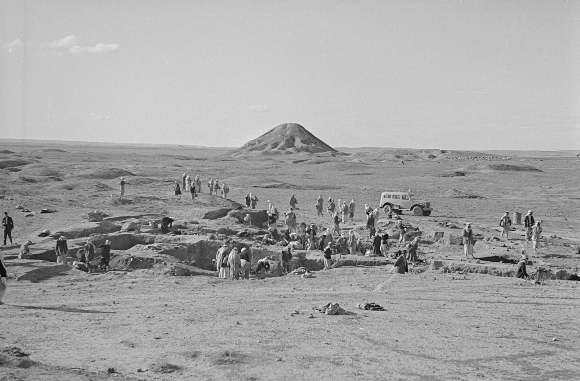 Photo ancienne du site de Nimrud (© collection John Mallowan)