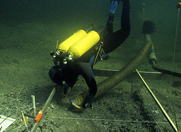 Archéologue sous-marin au travail