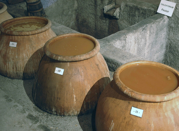 Reconstitution d'un chai antique au Mas des Tourelles, Beaucaire (Gard). © H. Durand, Mas des Tourelles