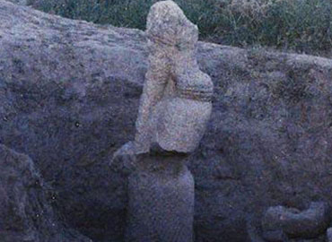 Statue colossale de l'Ezida de Nimrud en 1927